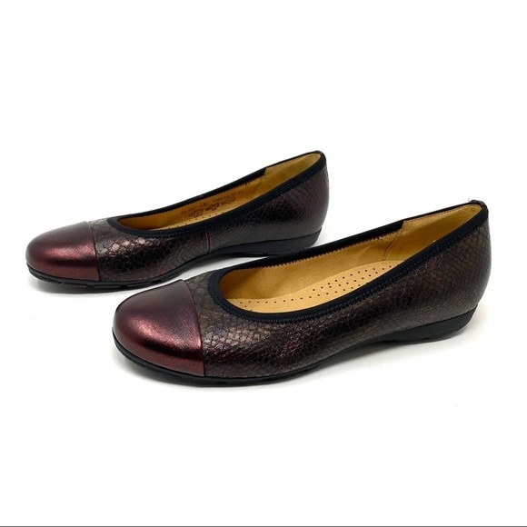 Gabor Shimmering Burgundy Loafers - Picture 2 of 8
